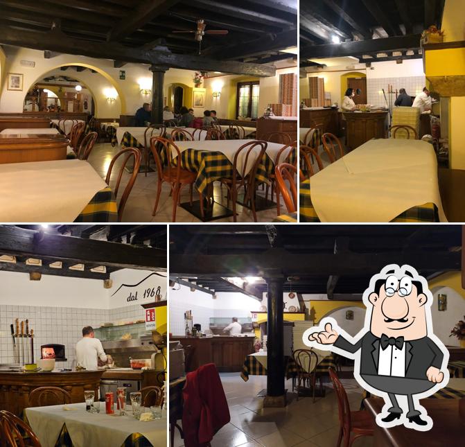Siediti a un tavolo di Pizzeria alla Miniera Eredi De Rosa Catello