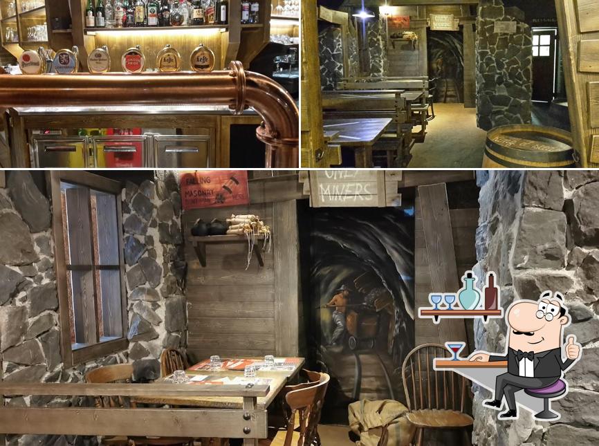 Dai un'occhiata agli interni di Old Wild West