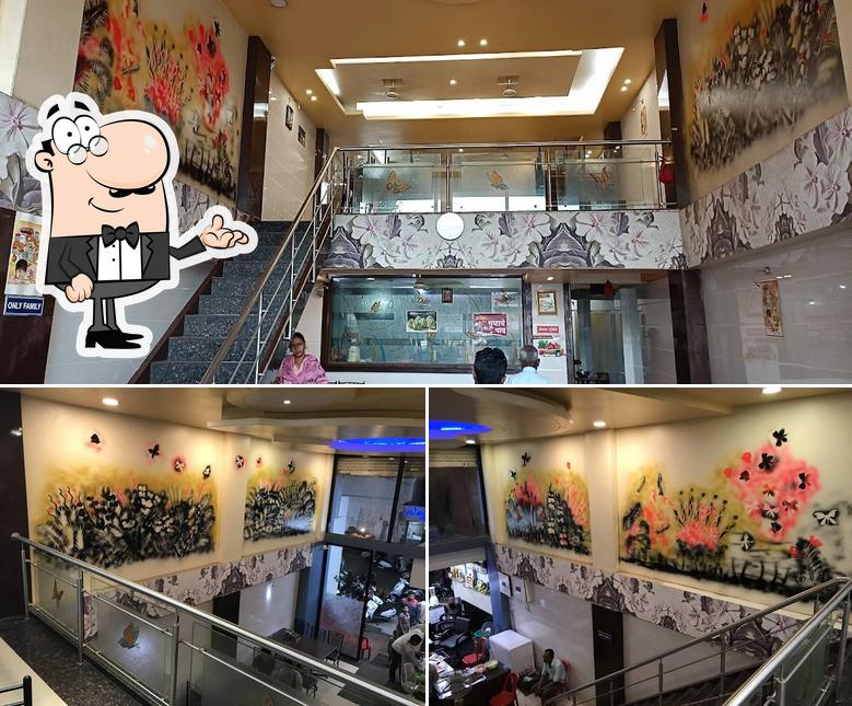 Check out how Papillon Juice Bar looks inside