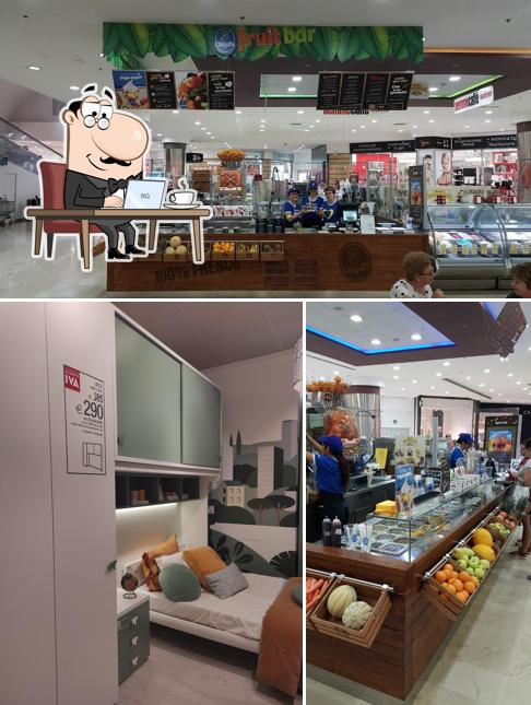 Dai un’occhiata alla immagine che presenta la interni e esterno di CFB Fruit Bar C/C Maximall