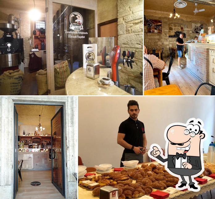 Gli interni di TAMA caffè CAFFETTERIA
