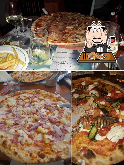 Ordina tra le svariate varianti di pizza