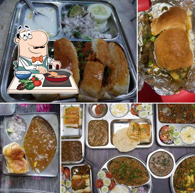 Chicken curry at Sai Panchavati Pav Bhaji And Pulav Center
