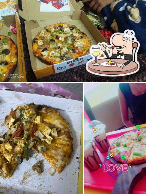 Meals at Seven Heaven - The Pizza Studio in Jalandhar, Burgers , Sandwiches and Shakes