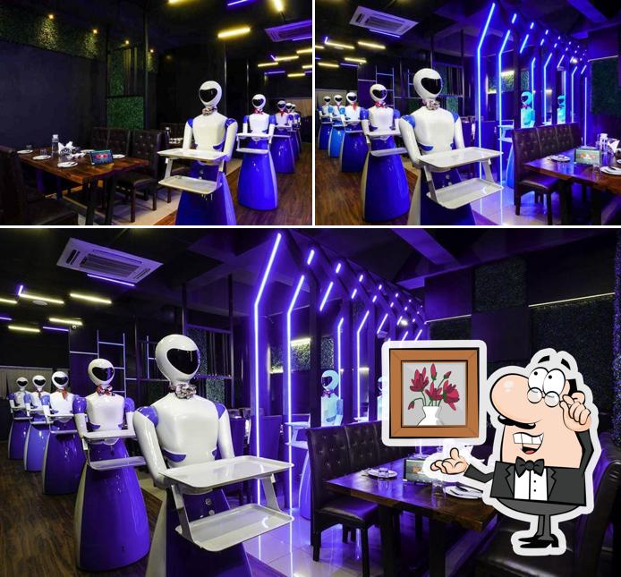 Check out how Robot looks inside