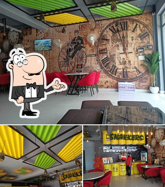 Check out how Snakkers looks inside