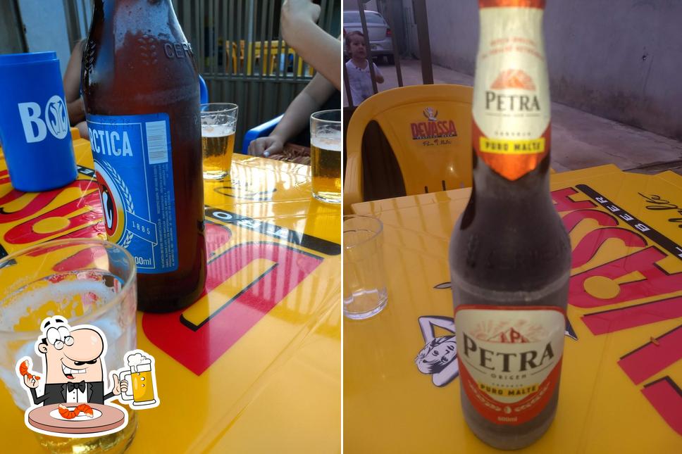 Peça um copo de cerveja leve ou escura