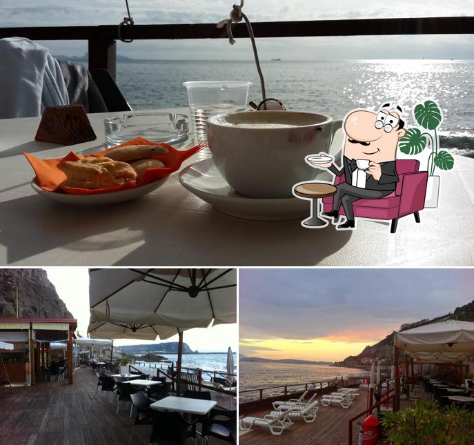 Dai un'occhiata agli interni di Flying Beach