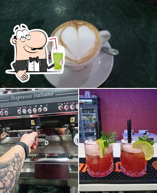 Goditi qualcosa da bere a Kiss Bar tabacchi edicola