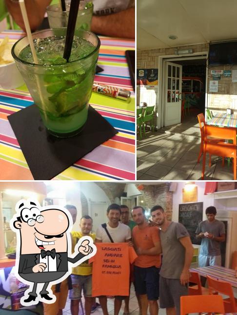 Frog's Bar si caratterizza per la interni e bevanda