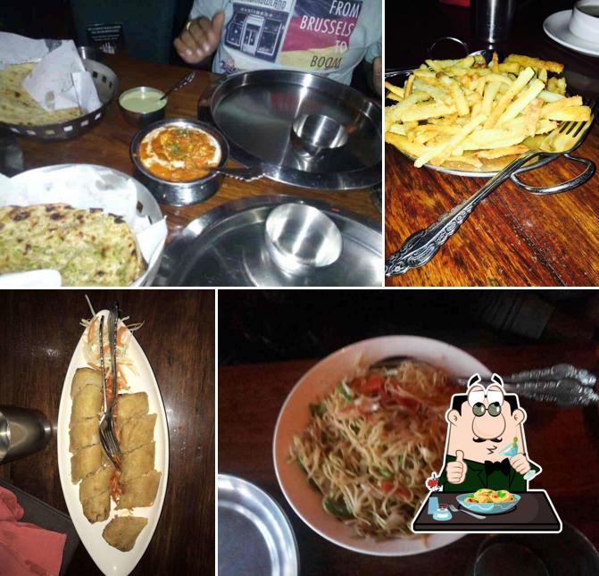 Food at Puratan - Family Restaurant & Bar