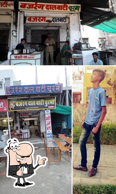 Look at this pic of Bajrang Dal Bati