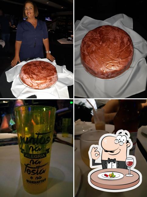 Comida em Manhattan Café Theatro