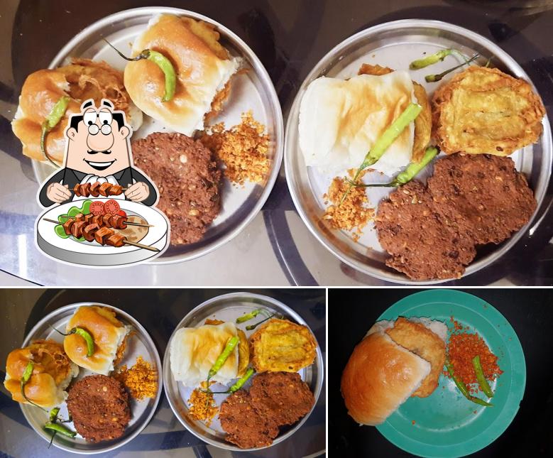 Food at Reddy Vadapav Center