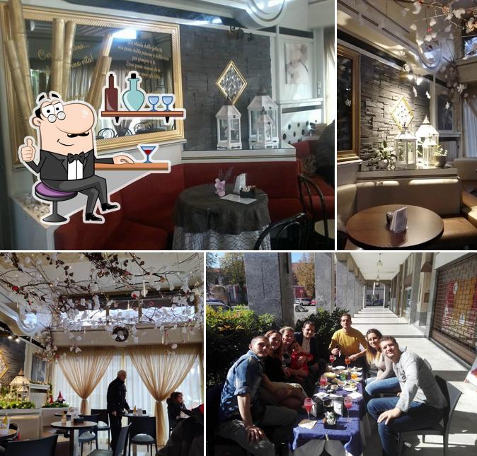 Siediti a un tavolo di Bar Il Ristoro Degli Angeli