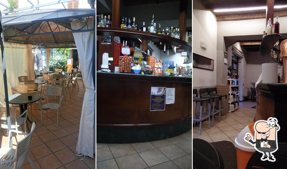 Gli interni di Agora' Caffe' Snc Di Bagozzi K. E Regonini A. & C