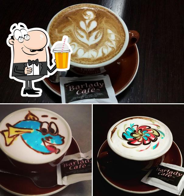 Goditi un drink a W.L.A.C.C. World Latte Art & Coffee Center