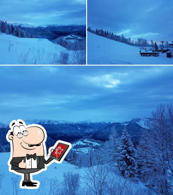 Goditi la vista dall'area esterna di Terrazza Tamai