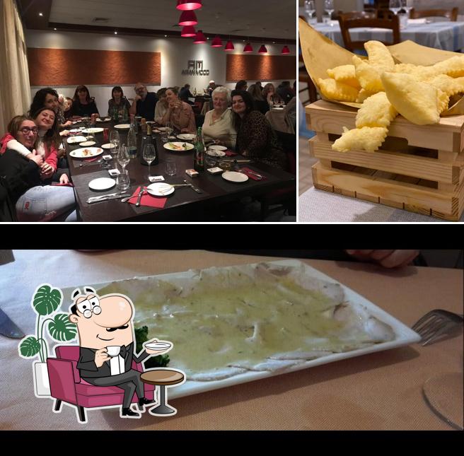 Dai un'occhiata agli interni di Trattoria Casalbarbato
