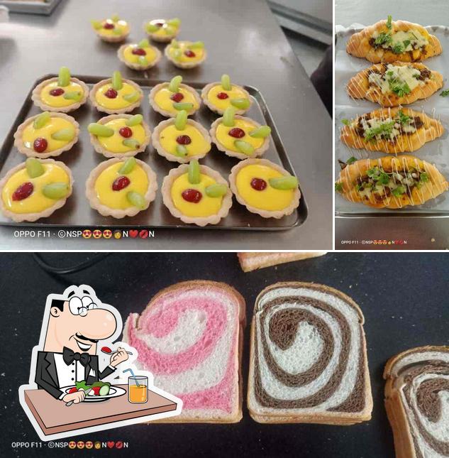 Food at Darling Cakes