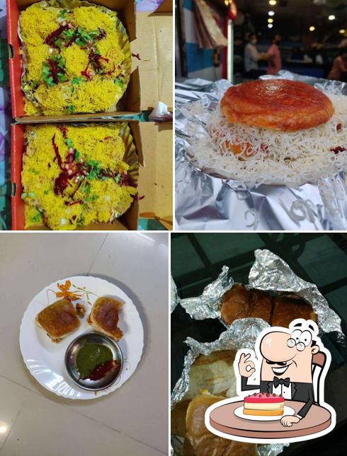 Here's a picture of Jay bhavani vadapav