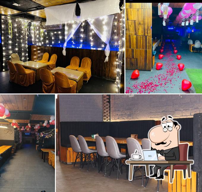 The interior of SKYSCRAPER CAFE AND LOUNGE