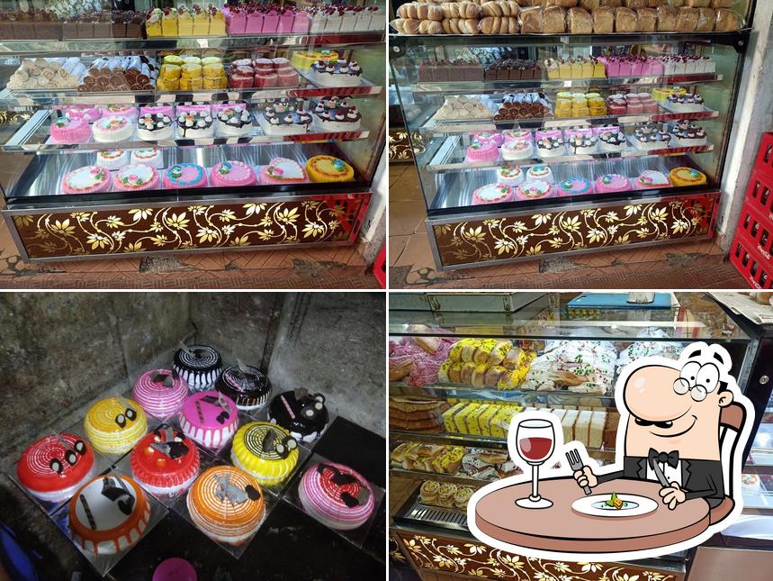 Food at Sri Venkateswara Banglore Iyengar Bakery