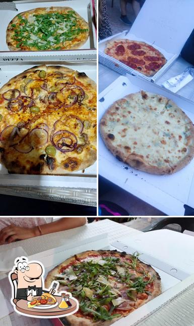 Ordina tra le svariate varianti di pizza