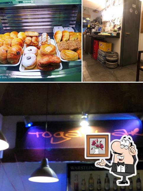 Gli interni di Toga Bar