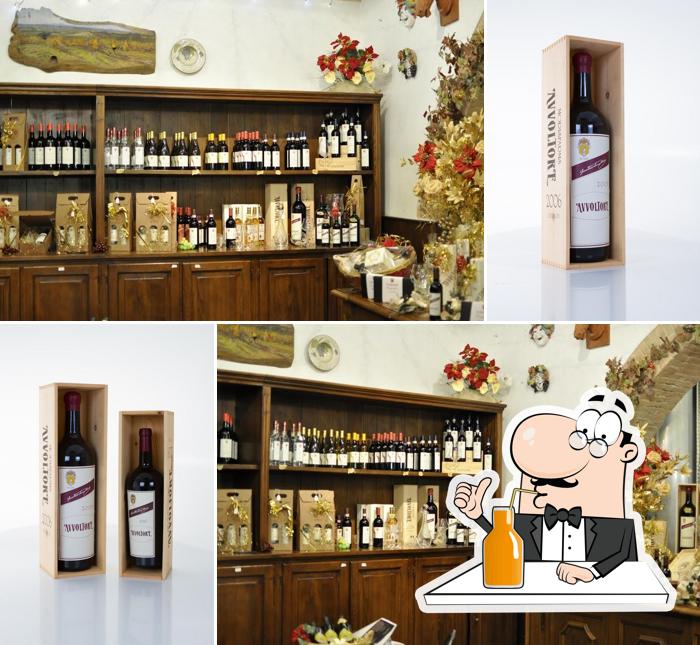 Goditi un drink a Cantina Morisfarms - Enoteca, Wine shop
