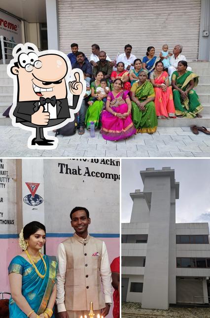 Look at this image of Hotel Cochin Metro