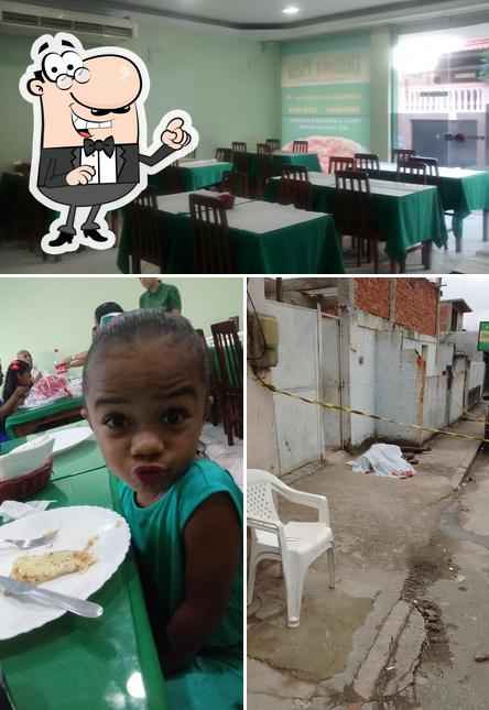 O interior do Dinno's Pizza