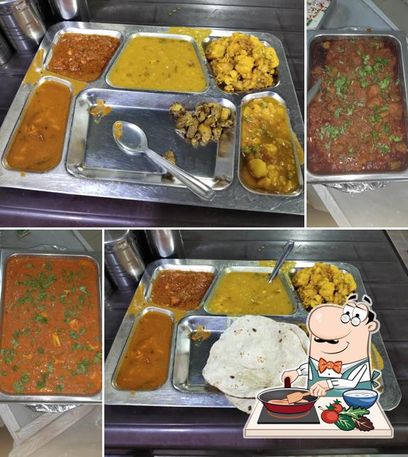 Chicken curry at Hotel Indian Spice