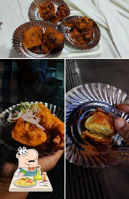 Food at Paati Kadai - Meen Bajji,Era Bajji