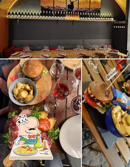 Roversi Steakhouse si caratterizza per la cibo e interni
