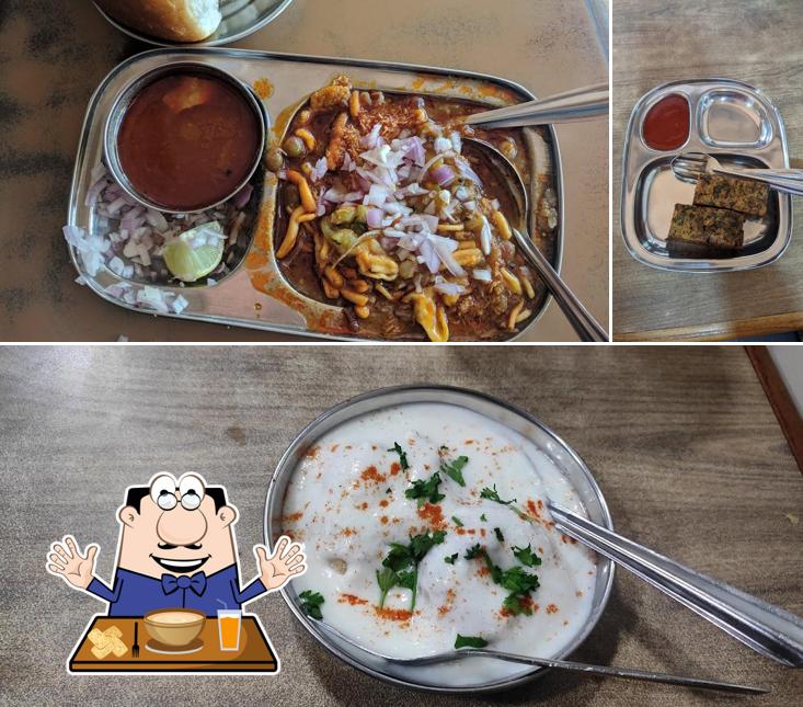 Clam chowder at Waingankar Upahargruh