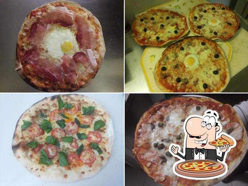 Ordina tra le svariate varianti di pizza