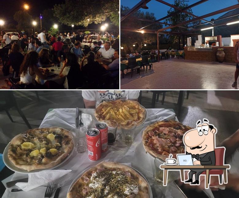 Gli interni di Pizzeria Da Giovanni Impastato