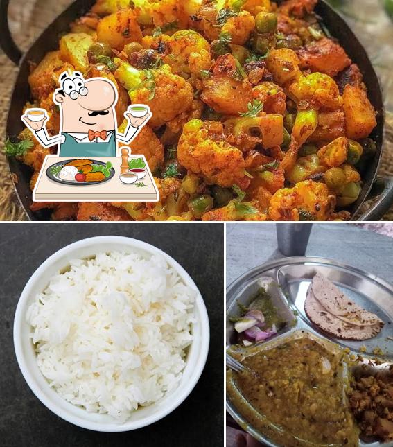 Food at New Hitkari Bhojnalay