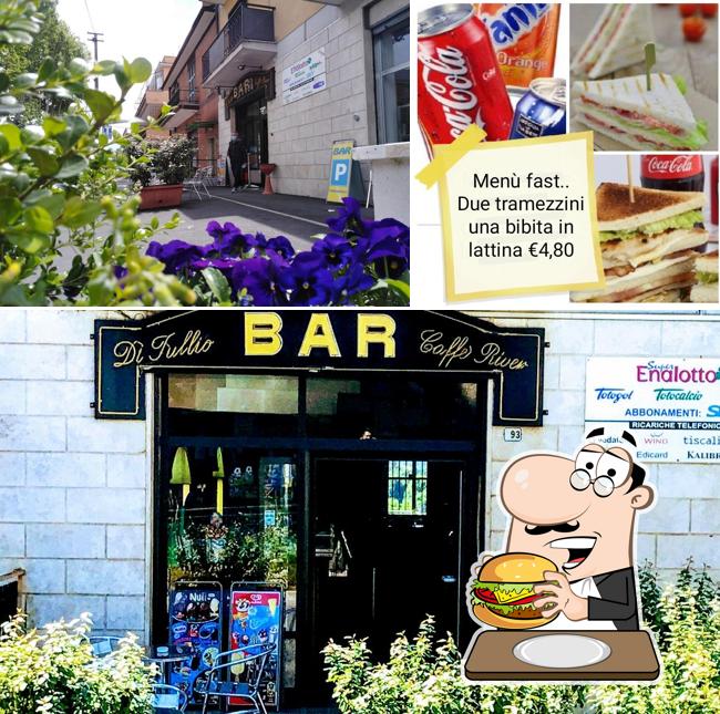 Prova un hamburger a Bar Ristoro Di Tullio Alberto