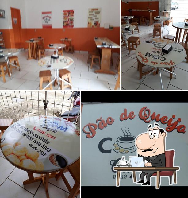 Pão de Queijo com Café