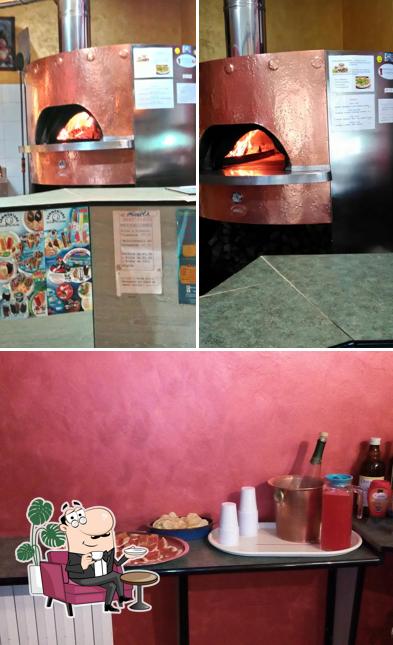 Gli interni di Pizzeria Mokita