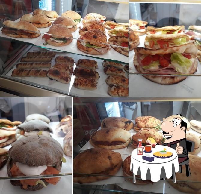 Prenditi un hamburger a El Castillo