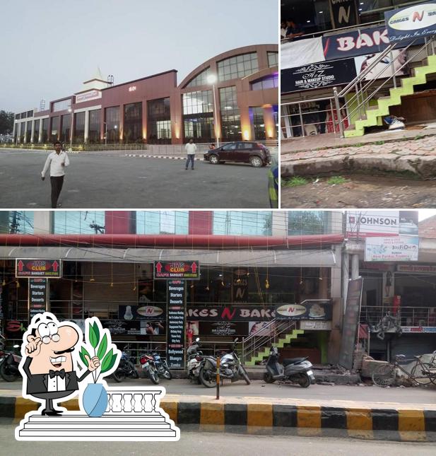 The exterior of Cakes N Bakes sitapur