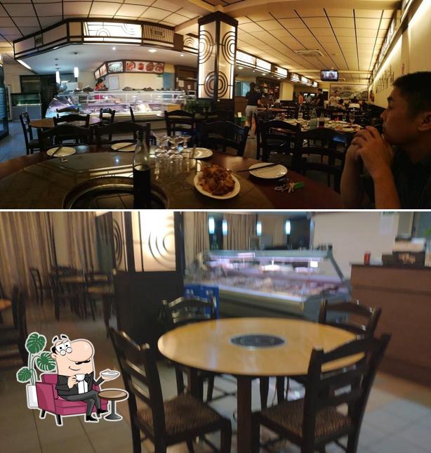 Dai un'occhiata agli interni di Yu Hu Lou Ristorante