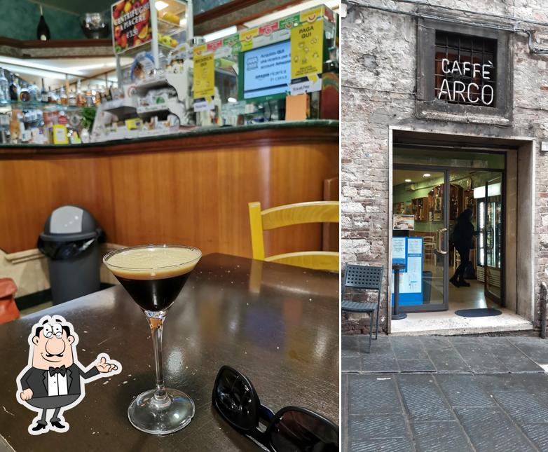 Gli interni di Caffè Arco
