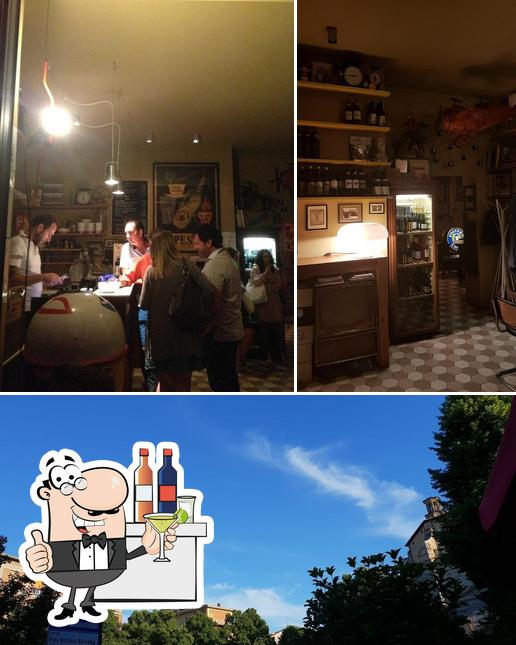 La bancone da bar e esterno del ristorante