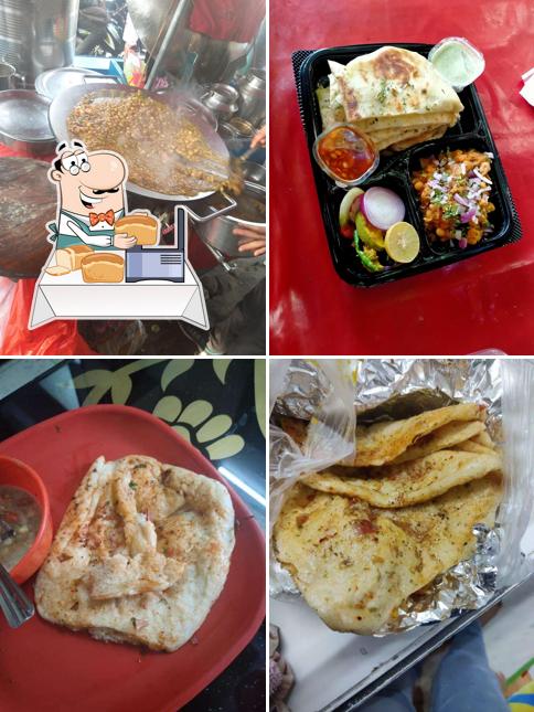 Garlic bread at Mahendar Chole Kulche