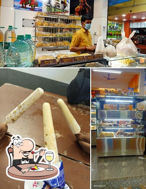 Meals at NEW UDANKUDI KARUPATTI COFFEE