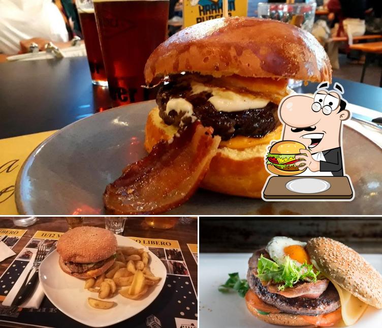 Ordina un hamburger a Hangar Birrerie